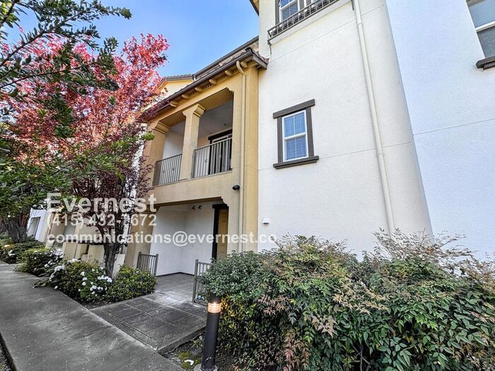Building Photo - 764 Grandview Ter