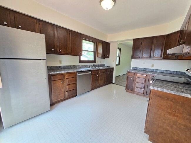 Building Photo - Cute 2-bedroom duplex in Normal!