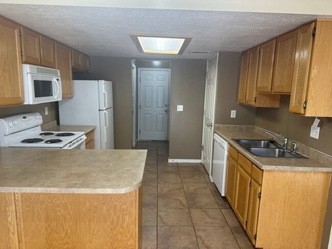Building Photo - 149 Savannah Ln