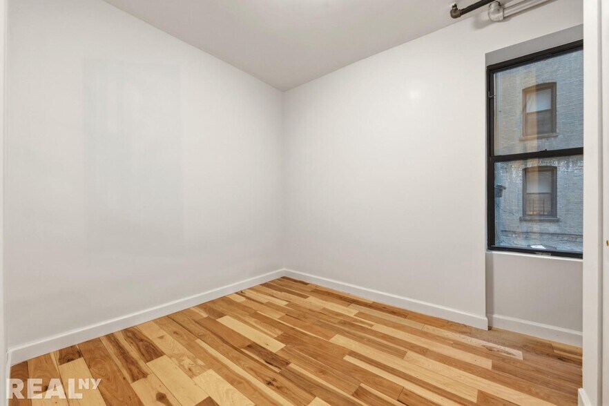 Building Photo - 523 W 143rd St