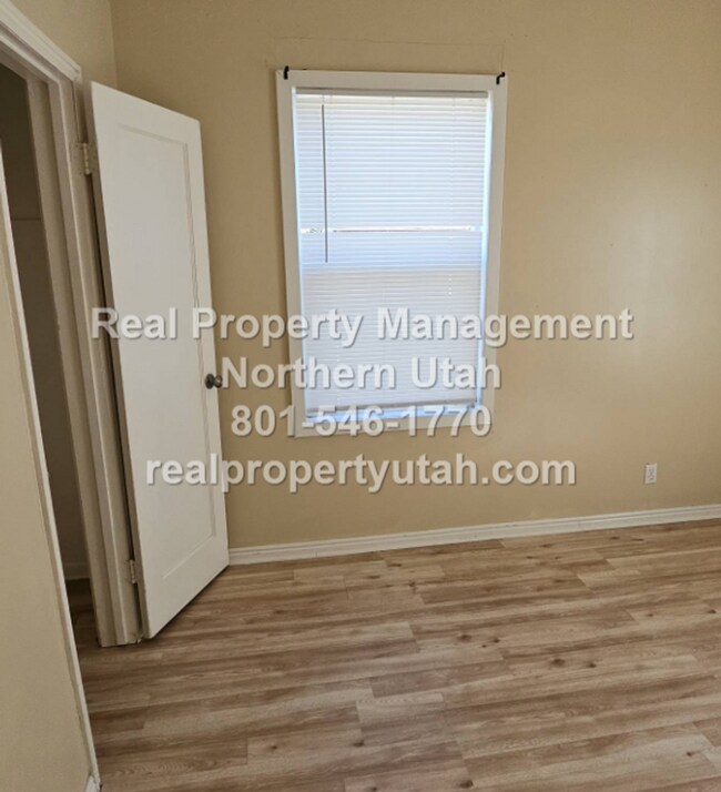 Building Photo - 2 Bedroom 1 Bathroom Ogden Home Available