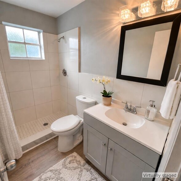 Building Photo - 510 NE 17th Ave