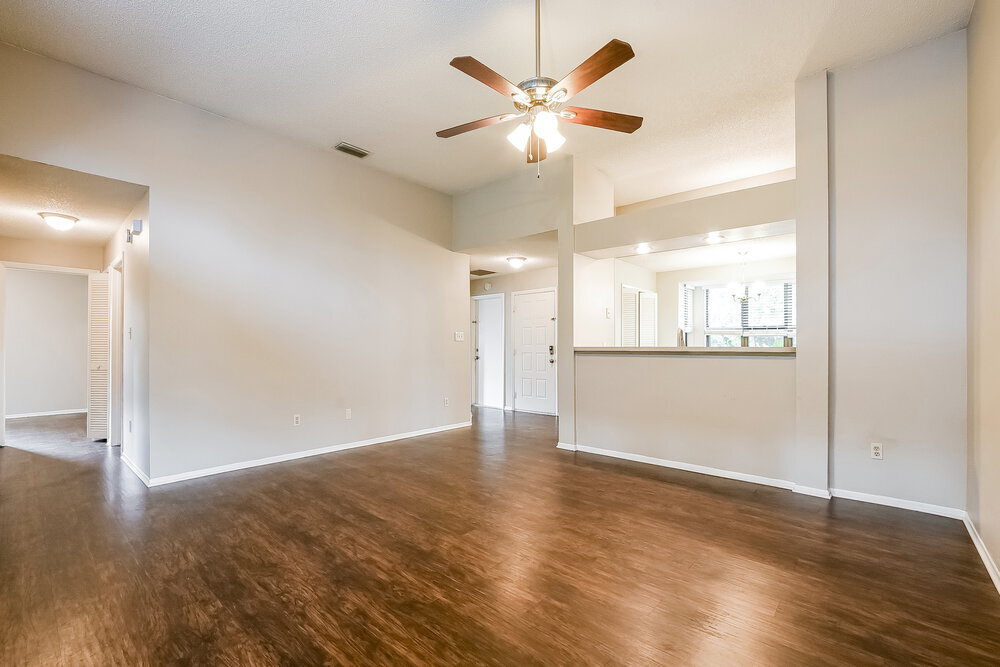 Building Photo - 1063 Alpug Ave