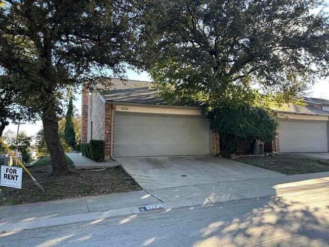 Building Photo - Ready to move in...