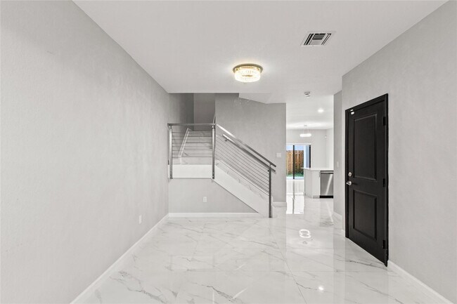 Building Photo - 221 SW 159th Way