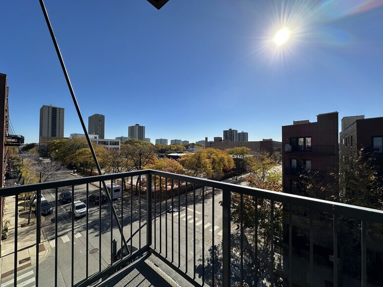 Building Photo - 2550 S Wabash Ave