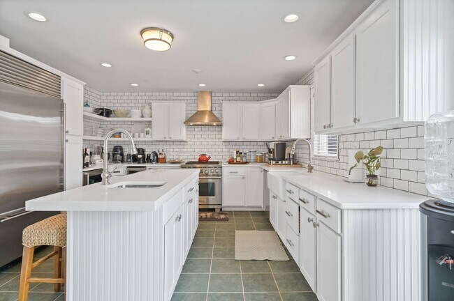 Building Photo - 25 Meadowgrass Ln