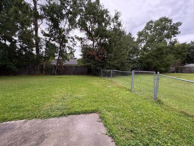 Building Photo - 722 Kadi Dr