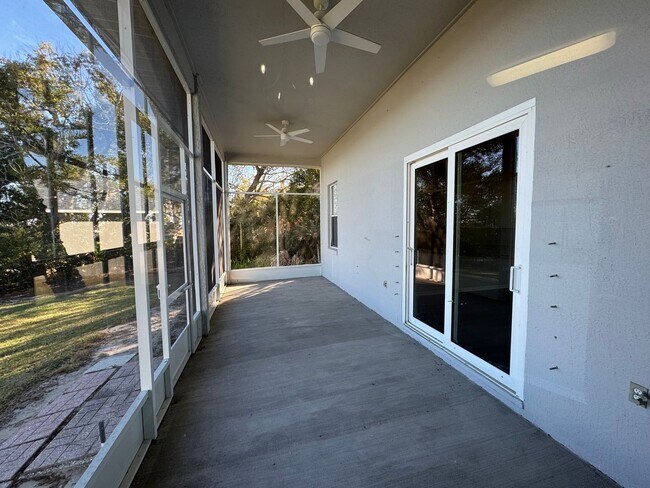 Building Photo - LakeFront Home in Haines City. Lawncare  Included