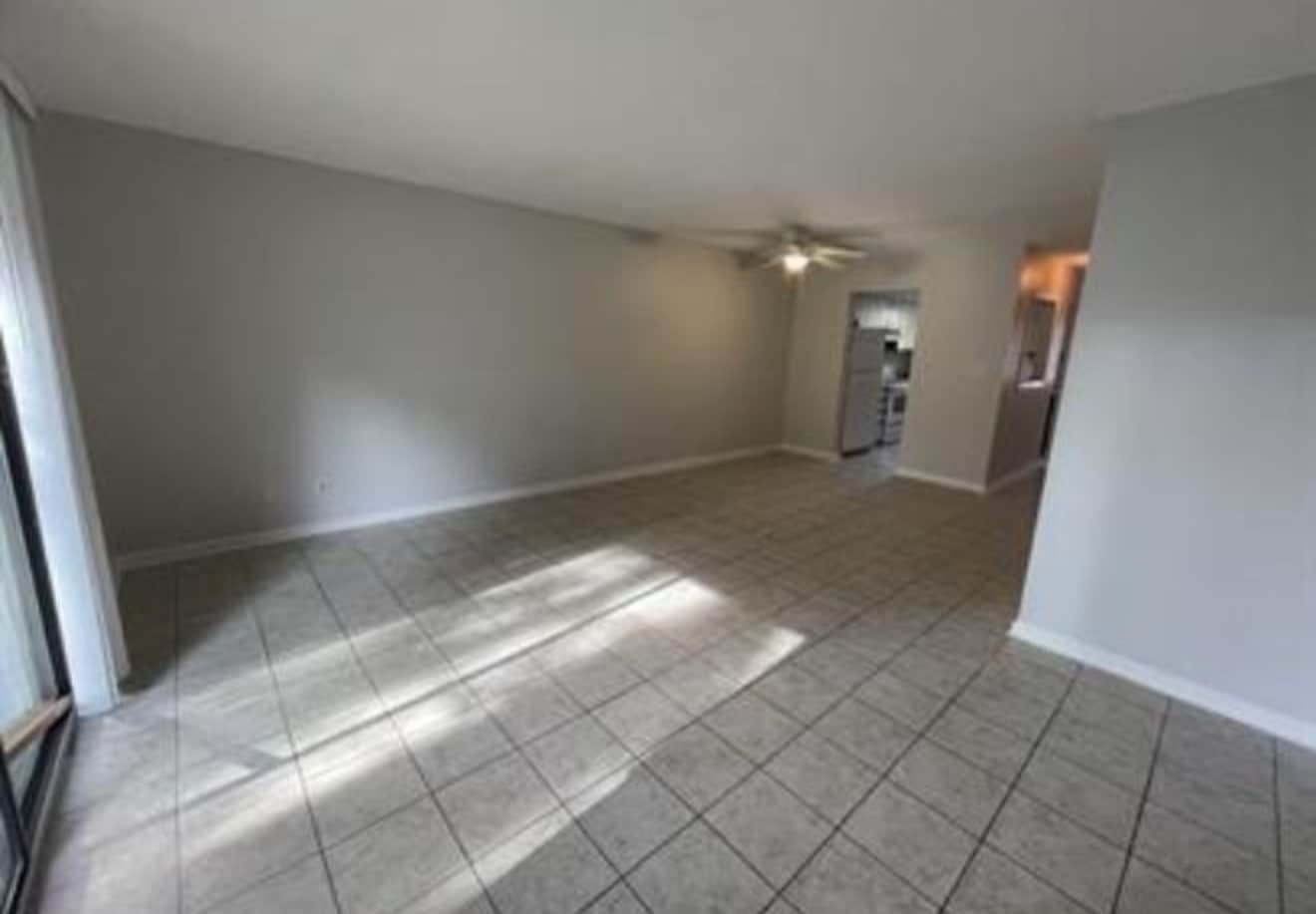 Living area - 1025 Carolina Rd