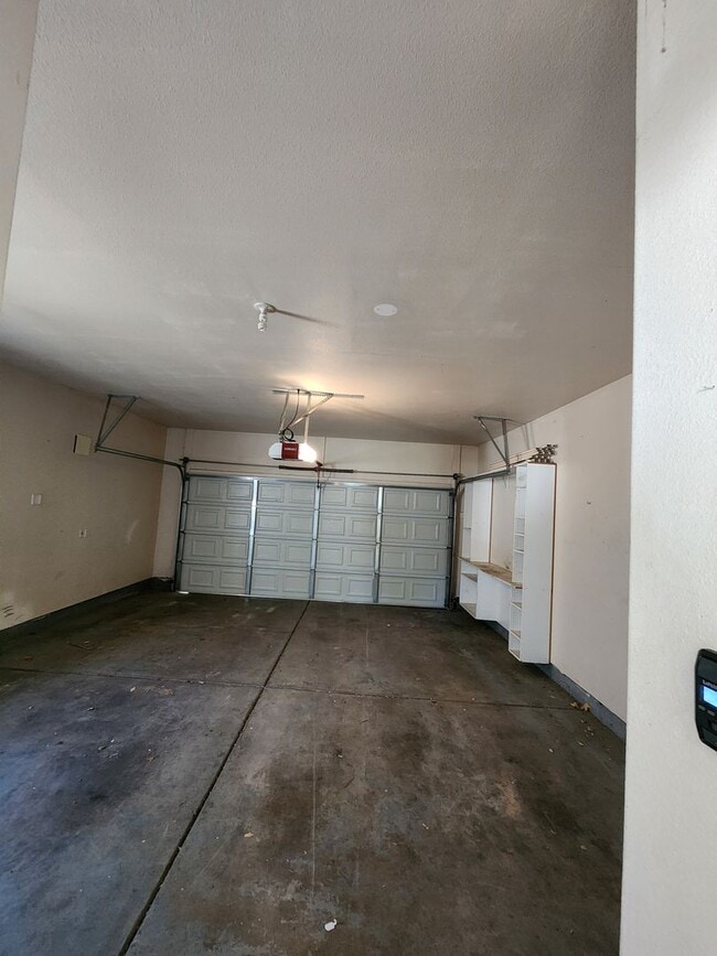 Building Photo - Cozy 3 Bedroom Cedar City Home