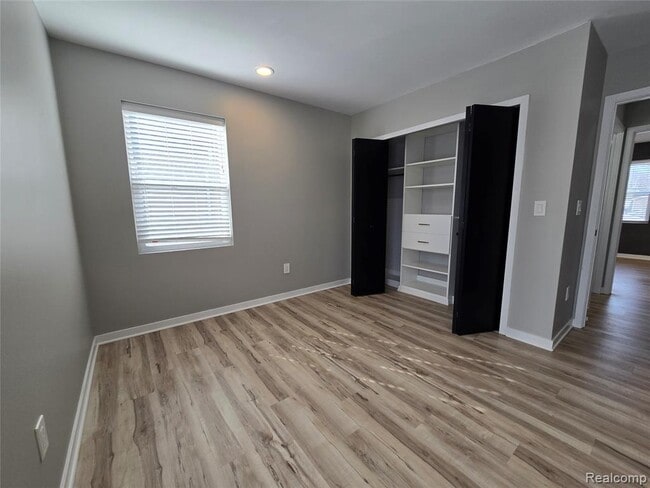 Building Photo - 1277 E Lincoln St