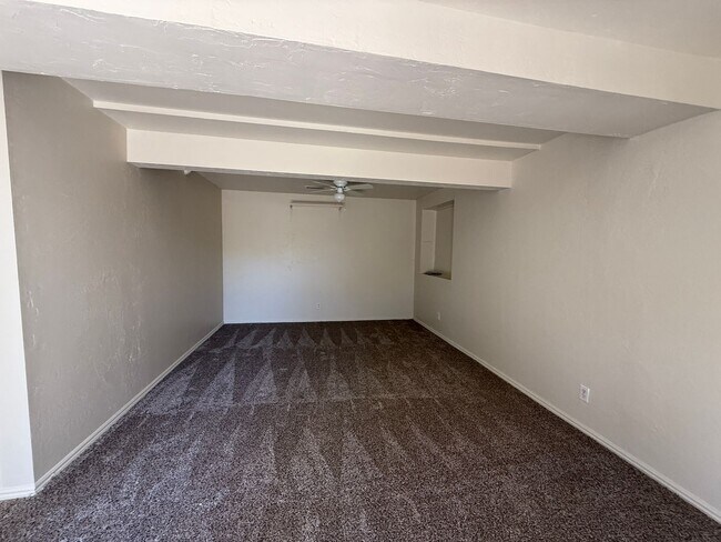 Building Photo - Great home in Sparks!