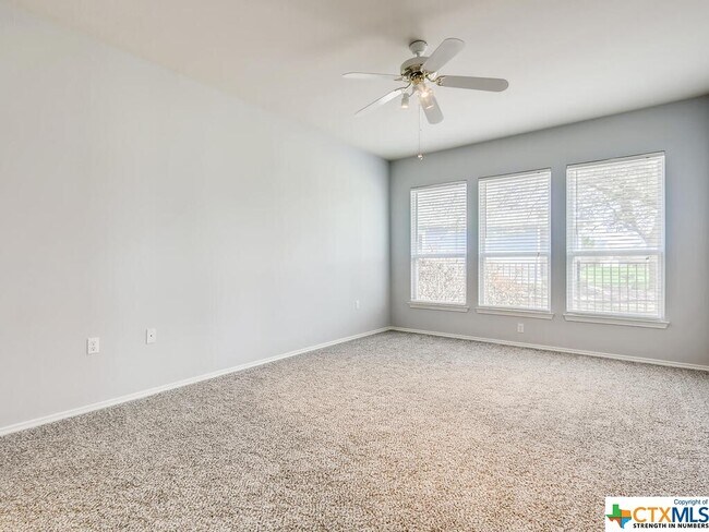 Building Photo - 303 Bonham Loop