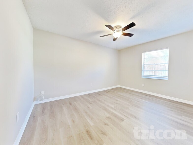 Building Photo - 1928 W Clinton St