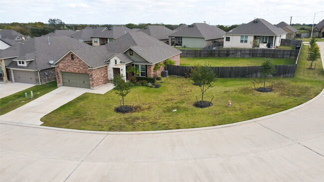 Building Photo - 912 Farm Path