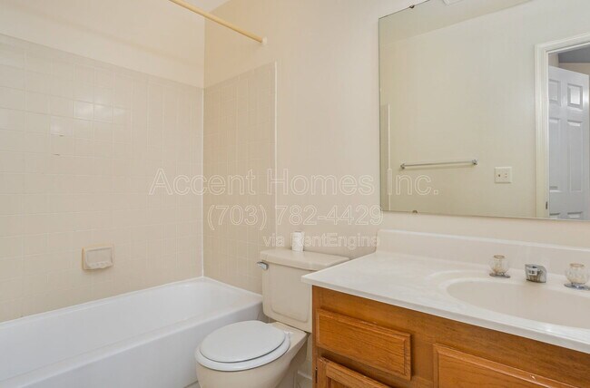 Building Photo - 7461 Ridge Oak Ct