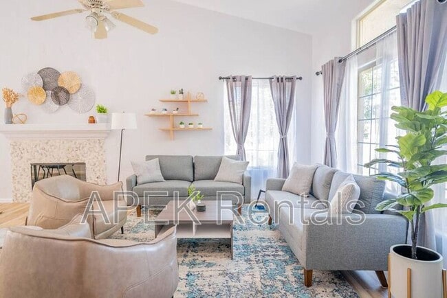 Building Photo - 79150 Ocotillo Dr