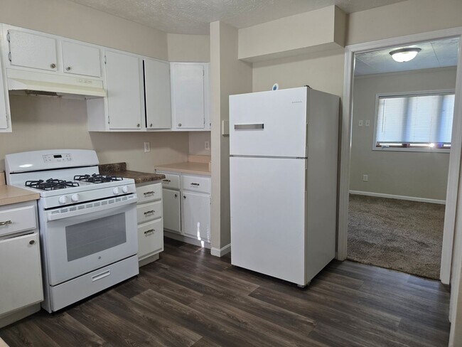 Building Photo - Updated Price!!! 2-Bedroom, 1-Bathroom Home with Basement – $1,045/Month | Accepting Section 8