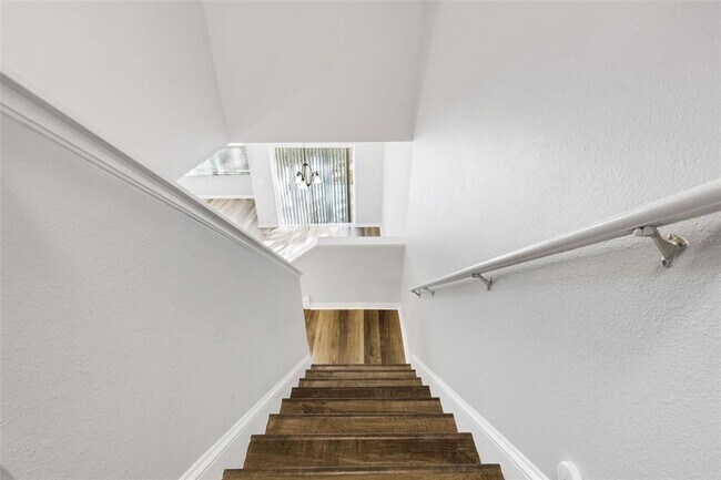 Building Photo - 9306 River Rock Ln