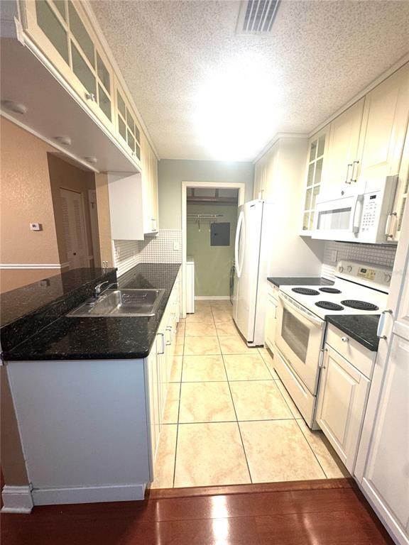 Building Photo - 10263 Gandy Blvd N