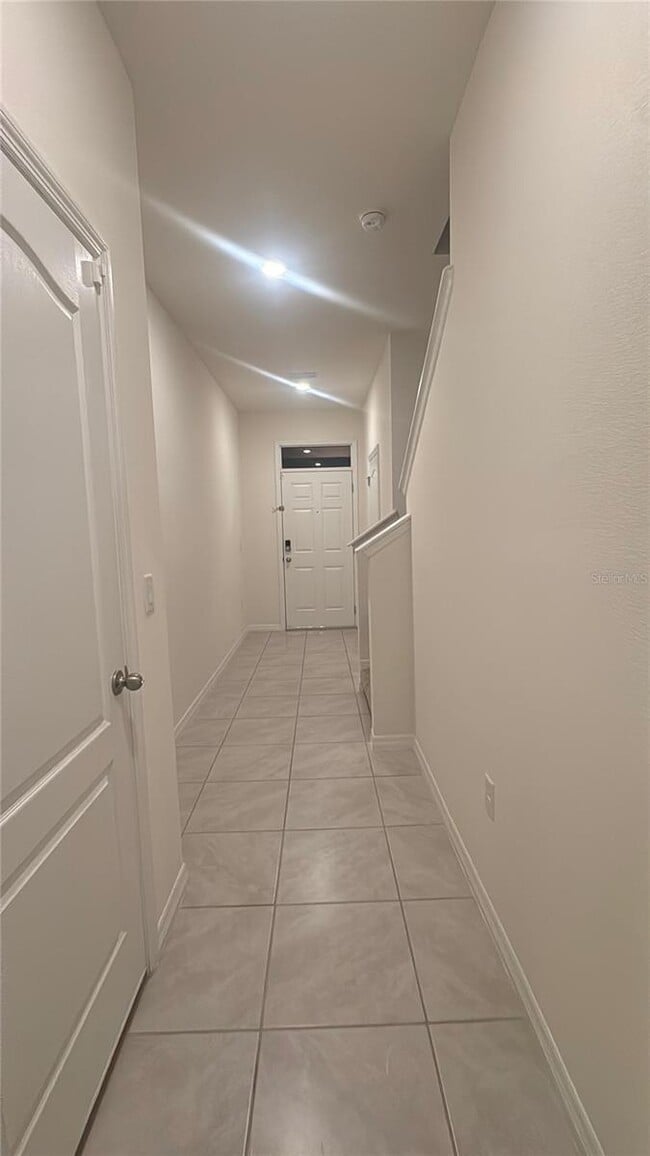 Building Photo - 1422 Yellow Finch Dr