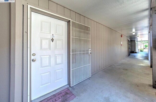 Building Photo - 47112 Warm Springs Blvd