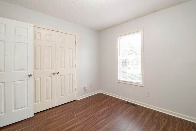 Building Photo - 3256 N Senseney Cir