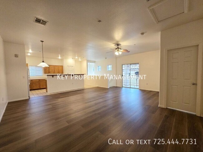 Building Photo - 5950 Barbosa Dr