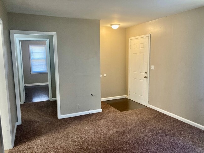 Building Photo - 808 S Lexington St