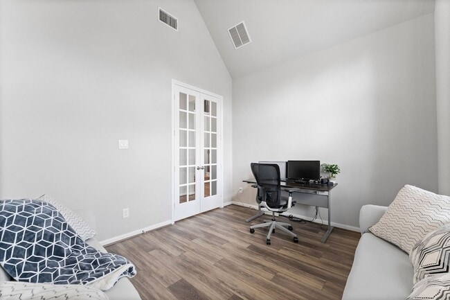 Building Photo - 2836 Jehlon Ln
