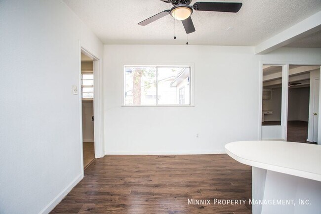 Building Photo - 502 2nd Pl