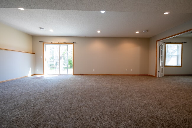 Building Photo - 12101 Waconia Cir NE