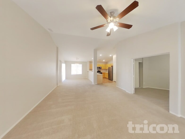 Building Photo - 8520 W Sonora St