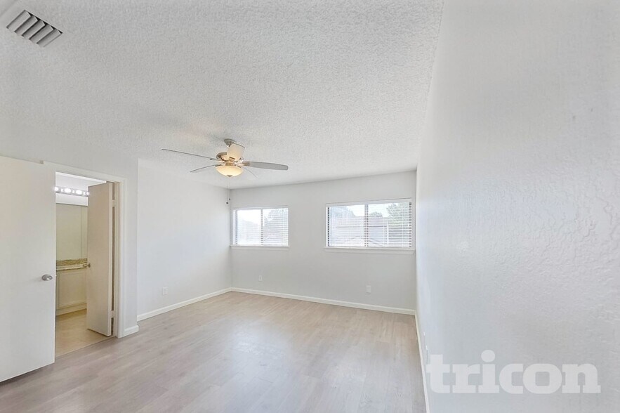 Building Photo - 161 Hunter Dr