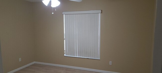 Building Photo - ~2/2~S Grand Hwy~Hillside Villas~Spacious End Unit & Close to the Pool!