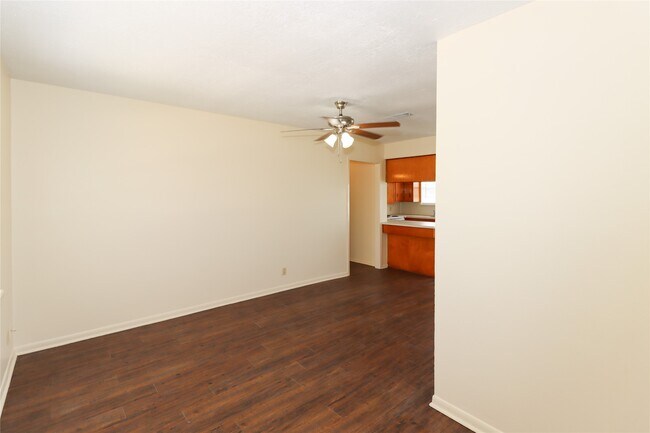 Building Photo - 306 Virginia Dr