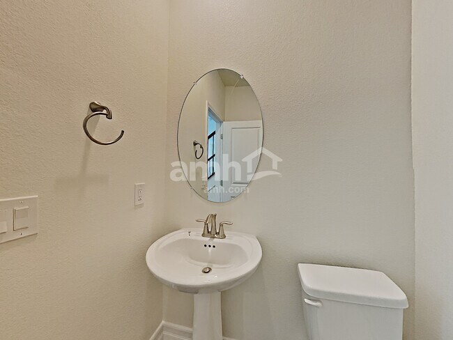 Building Photo - 10474 Marias St