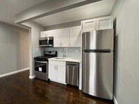 Building Photo - 3 bedroom in BRONX NY 10468