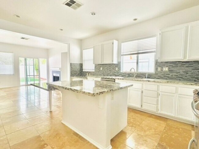 Building Photo - MOVE-IN READY RENTAL – AVAILABLE NOW!