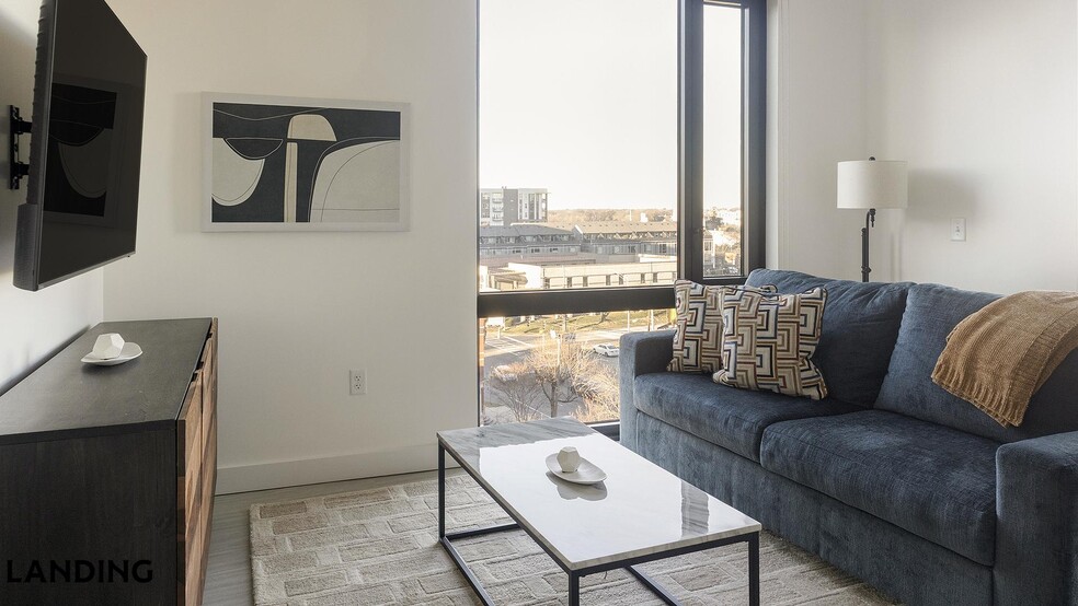 Building Photo - 1007 S Mint St