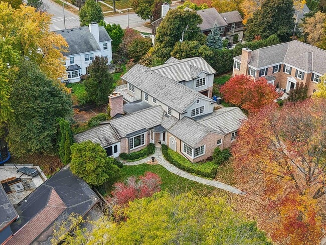 Building Photo - 5969 N Shore Dr