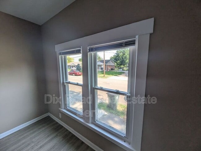 Building Photo - 1406 Calumet Ave