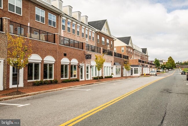 Building Photo - 787 Vestal St
