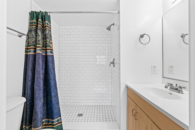 Building Photo - 600 Scotia Dr