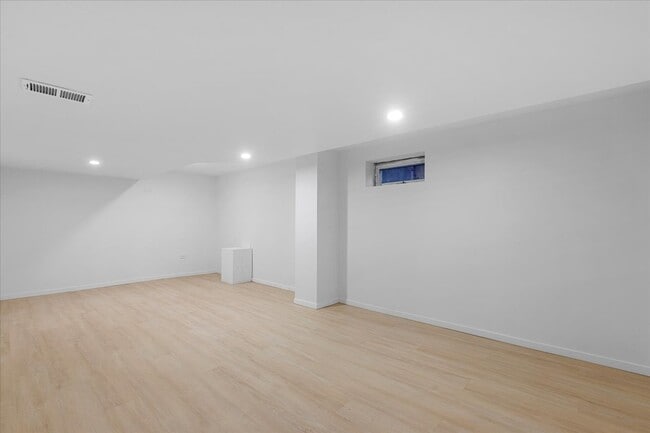 Building Photo - 1335 Marengo Ave