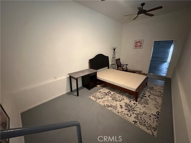 Building Photo - 50 Full Moon