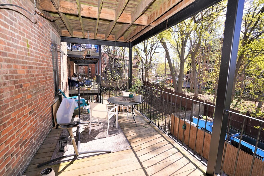 Building Photo - 1872 Commonwealth Ave