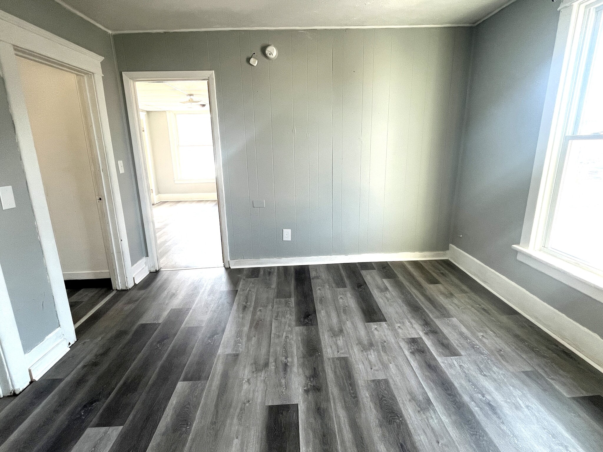 Building Photo - 124 E 21st St