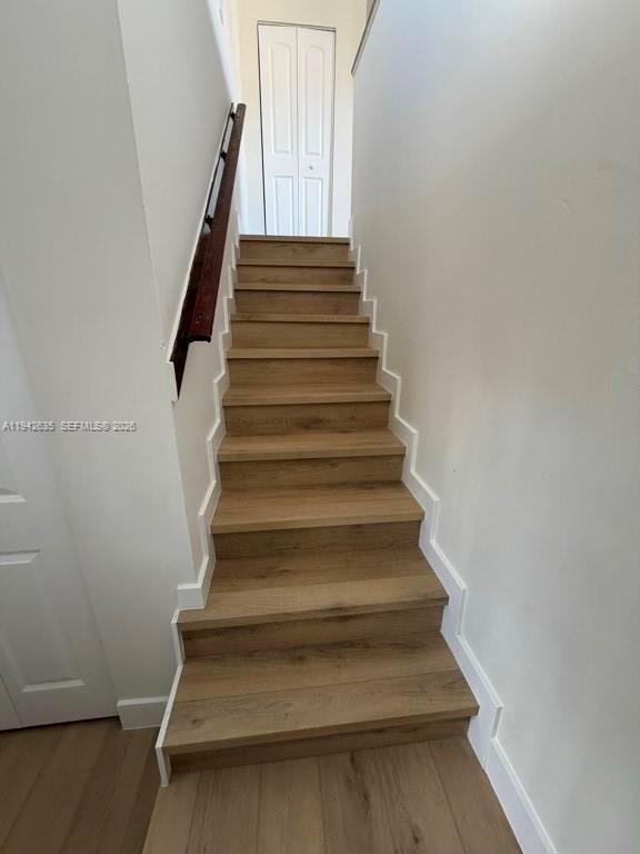 Building Photo - 10231 Fontainebleau Blvd